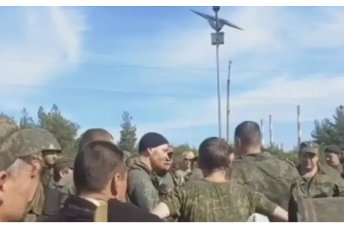 Тікаючи від ЗСУ в районі Лиману солдати рф кинули луганських "мобіків" та відступили самі, останні бунтують (відео)