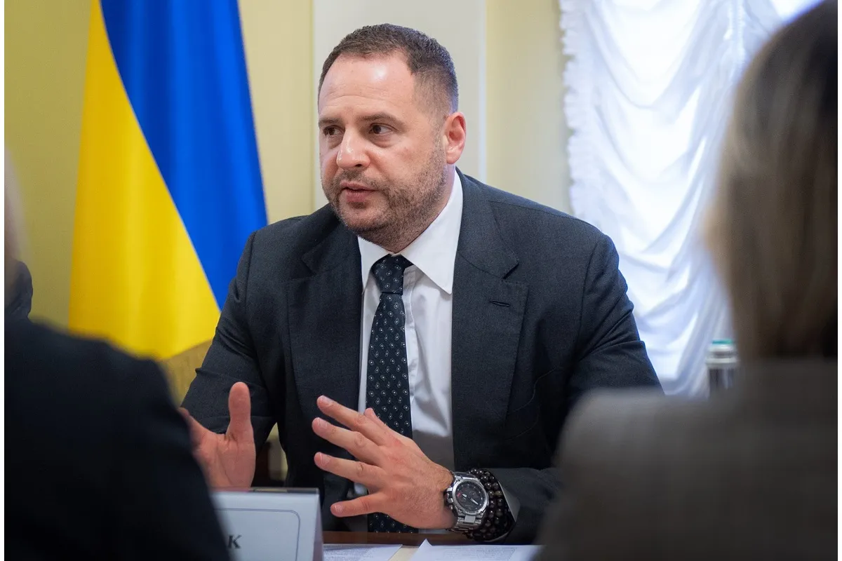 Глава Офиса президента Андрей Ермак пообещал, что законы о декларировании доходов чиновников отменяться не будут