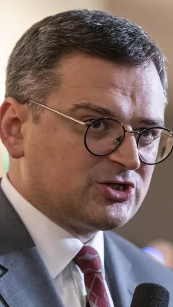 ​Західні посольства залишаються в Києві, незважаючи на чутки про можливий наступ, повідомив голова МЗС Дмитро Кулеба в інтерв'ю BBC News