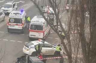 У Дніпровському районі столиці перекинувся автомобль швидкої допомоги