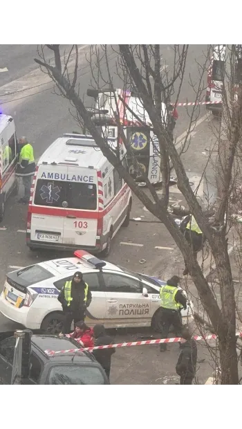 ​У Дніпровському районі столиці перекинувся автомобль швидкої допомоги