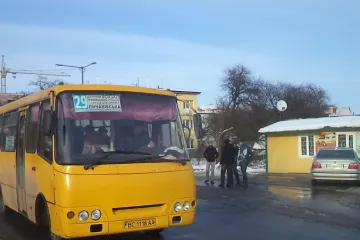 ​Російське вторгнення в Україну : Станом на сьогодні на території Київщини відновили роботу 239 приміських та міжміських автобусних маршрутів
