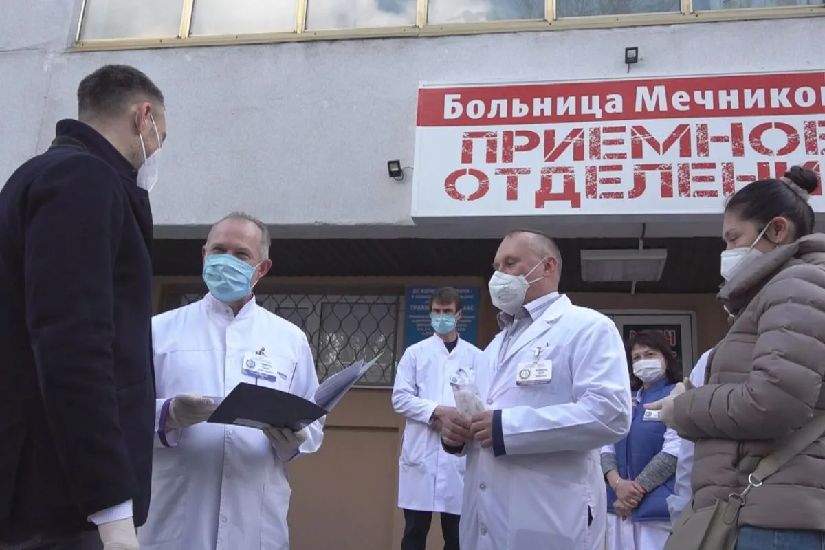 Петровський Олександр Володимирович: провідні лікарні Дніпра отримали благодійну допомогу для боротьби з корона вірусом