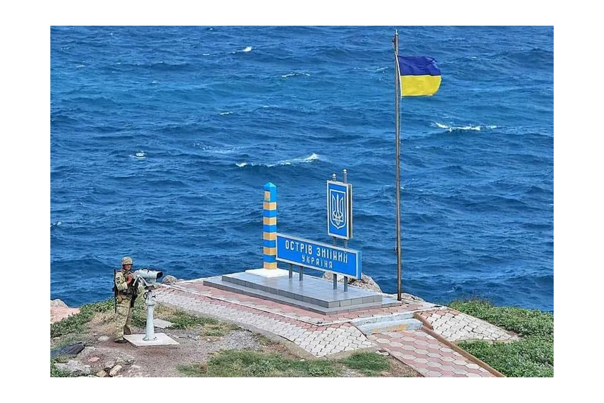 На острове Змеиный, освобожденном от оккупантов, установлен флаг Украины: появились подробности