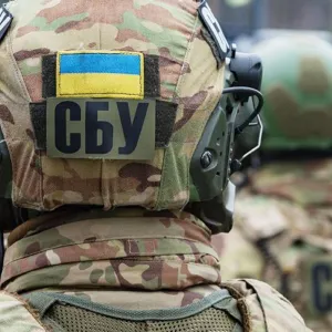 ​СБУ ліквідувала потужний канал незаконної легалізації росіян, які втекли з рф в Україну