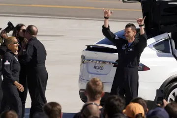 ​Командир екіпажу SpaceX Джаред Айзекман пожертвував $100 тисяч на «швидку» для України