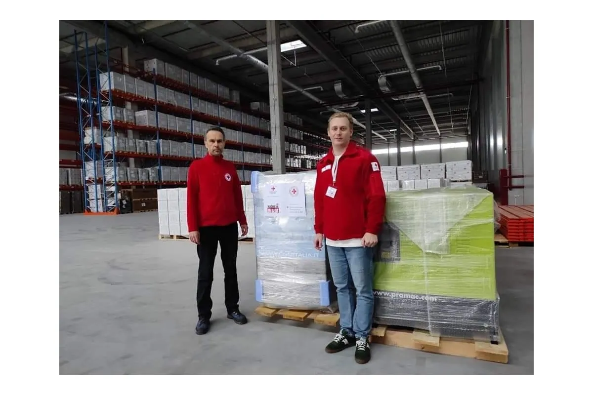 Австрійський Червоний хрест доставив до Львова 21 потужний генератор у рамках допомоги для України