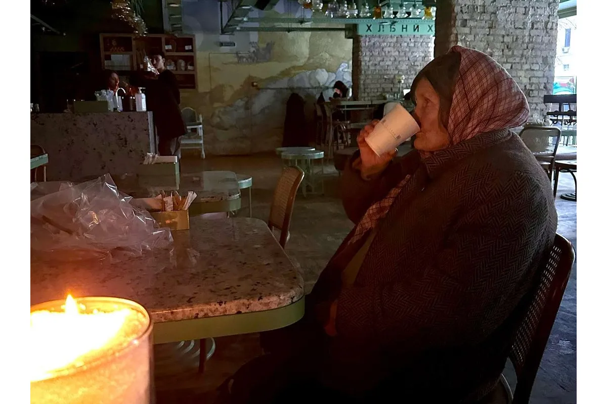 Один із київських ресторанів вигнав бабусю, бо вона була "одягнена не за дрескодом"