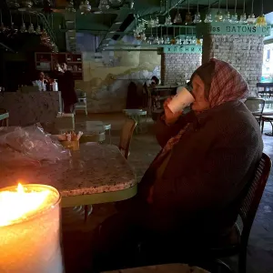 ​Один із київських ресторанів вигнав бабусю, бо вона була "одягнена не за дрескодом"