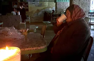 Один із київських ресторанів вигнав бабусю, бо вона була 
