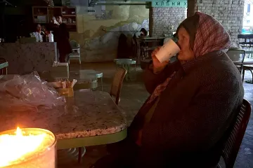 ​Один із київських ресторанів вигнав бабусю, бо вона була "одягнена не за дрескодом"