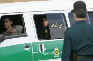 Іран переглядає закон про обов’язкове носіння хіджаба – The Guardian