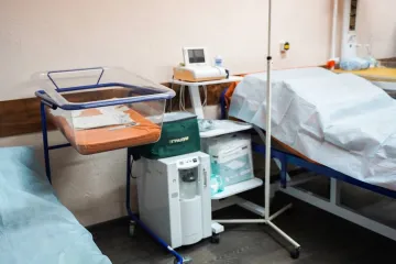 ​Під час повітряних тривог у Перинатальному центрі обласної лікарні Полтави, пологи приймають в обладнаному укритті