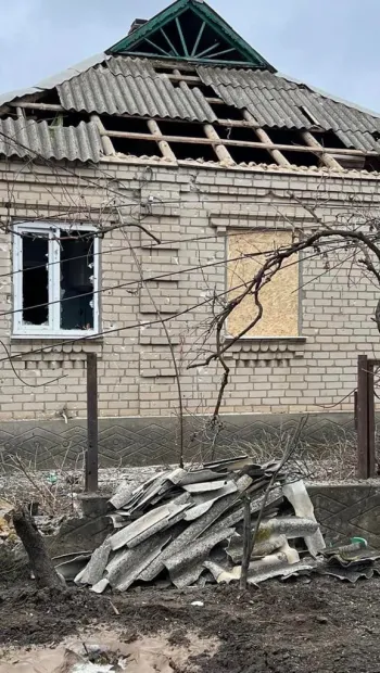 ​Херсонська ОВА повідомляє про те, що сьогодні близько 5 ранку ворог масованим вогнем вкрив Чорнобаївку