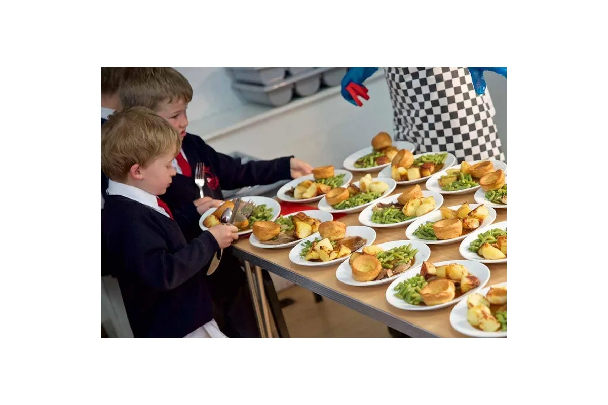 Фирма «Контракт Продрезерв 5» отравившая больше 500 детей, захотела кормить школьников столицы