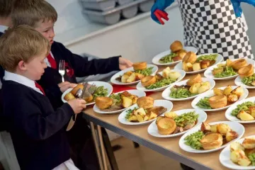 ​Фирма «Контракт Продрезерв 5» отравившая больше 500 детей, захотела кормить школьников столицы