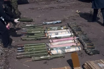 ​У Маріуполі виявлено потужний схрон зброї та боєприпасів (ФОТО)