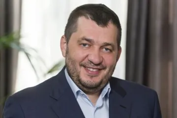 ​СМИ: Одесский бизнесмен и совладелец ФК "Черноморец" Александр Грановский уехал из Украины, чтобы увеличить половой орган