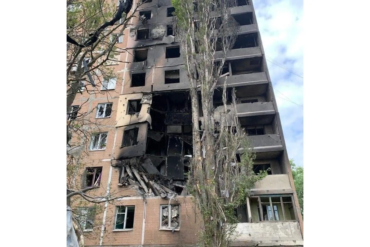 4 загиблих, зруйновані будинки, школи та інтернати – ворог цілеспрямовано забирає життя та руйнує Донеччину