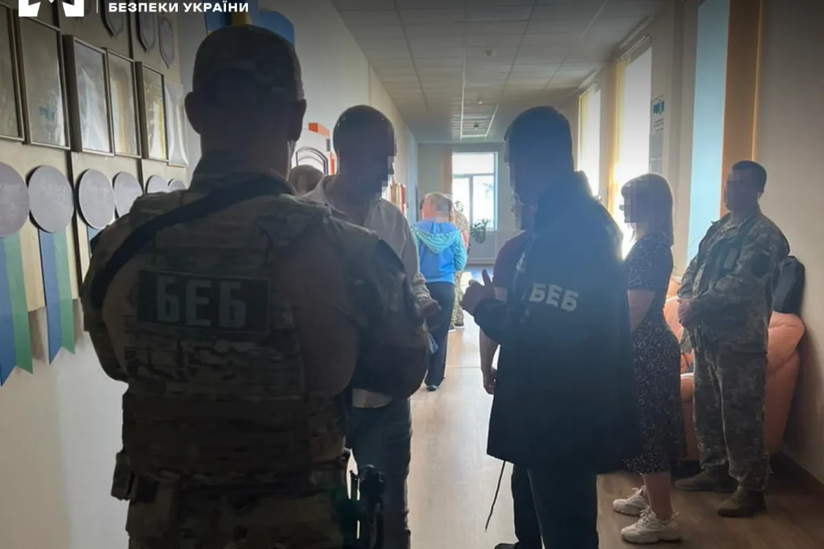 БЕБ на Київщині викрило посадовців військової адміністрації у привласненні 5 млн гривень