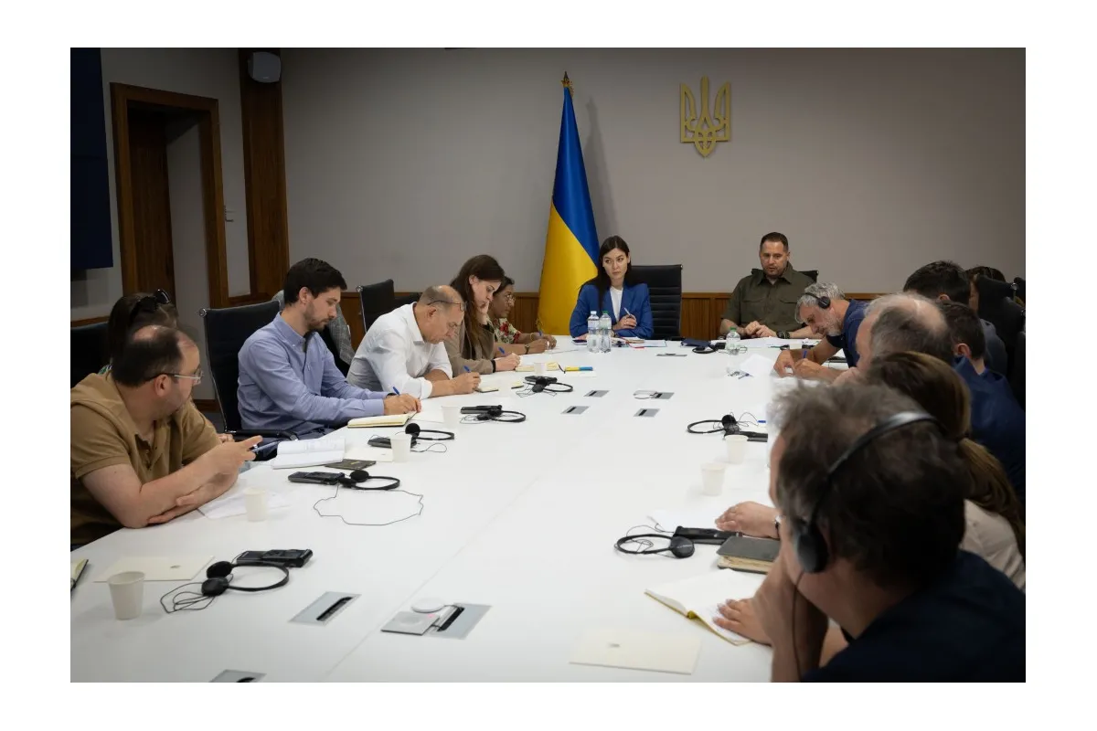 Очільник ОП зустрівся з іноземними та українськими журналістами