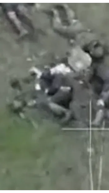 ​ЗСУ не дають спокою ворогам на Донеччині: влучні удари по укриттям та техніці окупантів (відео)