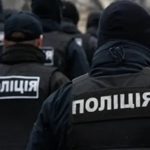 ​80 тисяч за виїзд: 41-річний киянин допомагав ухилянтам незаконно покинути Україну