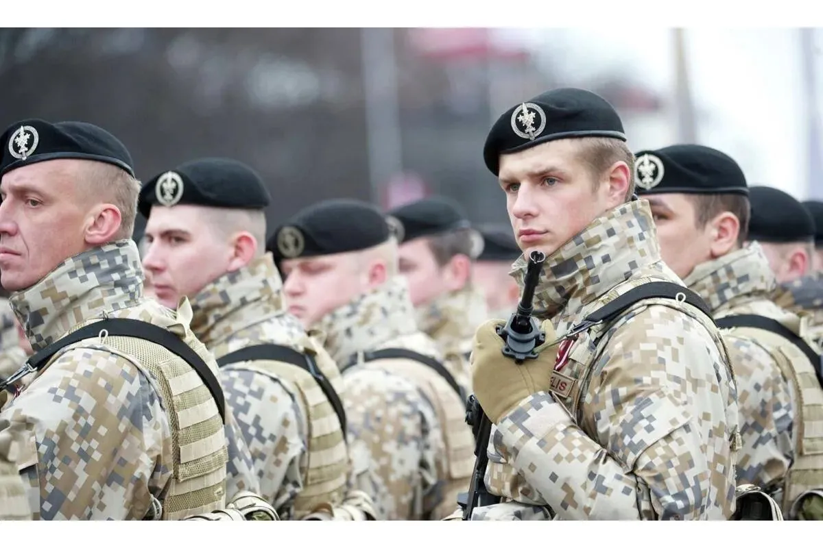 Уряд Латвії відновив обов'язкову військову службу 