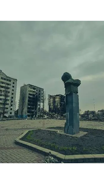 ​Російське вторгнення в Україну : Зруйнована росіянами Бородянка на Київщині