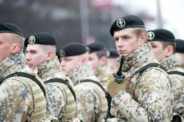​Армія Латвії готується до можливої російської агресії: повертає обов'язкову службу в армії