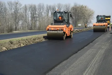 ​Как крадут на ремонтах дорог в Украине: схемы и примеры