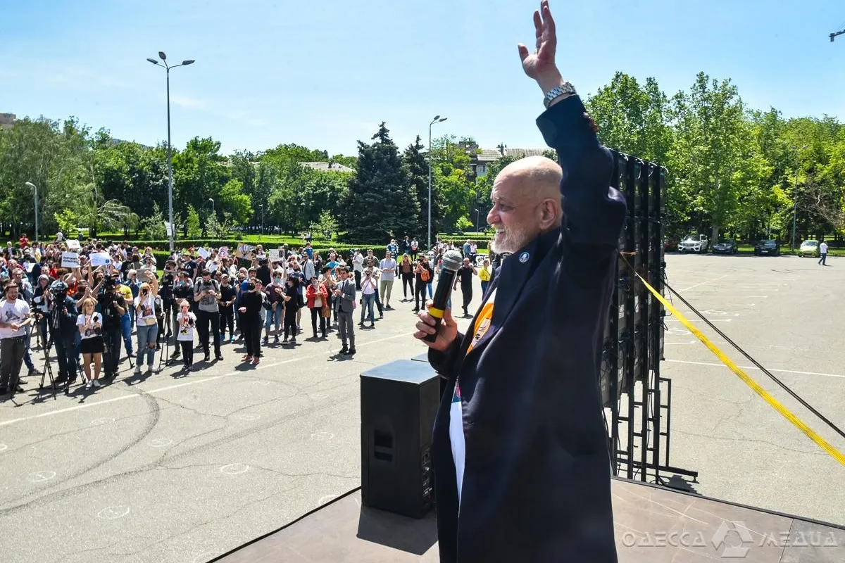 Увольнение Ройтбурда: митингующие решили "отжать" Художественный музей у облсовета
