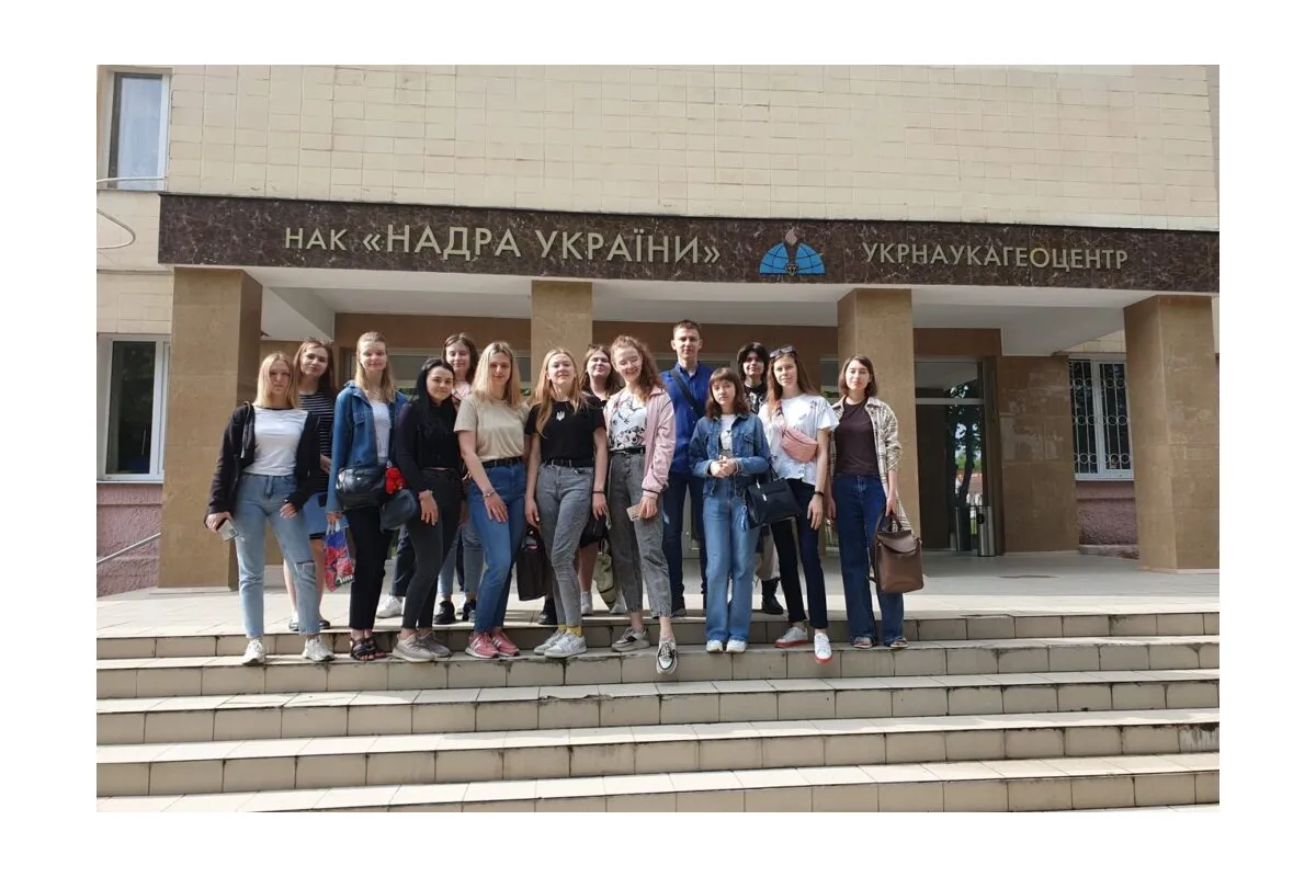 У межах навчальної практики студенти ІІ курсу спеціальності 102 Хімія відвідали ДП «Укрнаукагеоцентр»