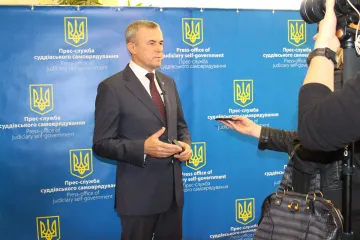 ​Голова ДСА України Зеновій Холоднюк дав коментар виданню "Kyiv Post" стосовно обвинувачень, пред’явлених йому НАБУ