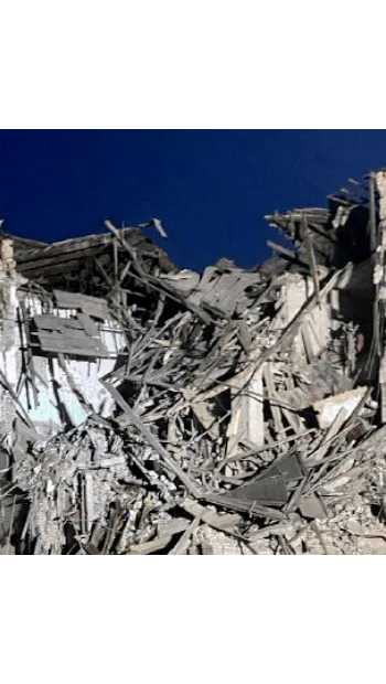 ​Унаслідок атаки по багатоповерхівках у Запоріжжі загинули дві жінки, під завалами будинків перебувають щонайменше 5 людей