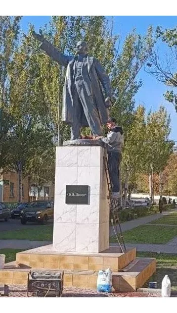 ​Орки в окупованому Мелітополі встановили пам'ятник Леніну