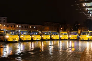 ​Українські громади отримали понад 370 шкільних автобусів від ЄС