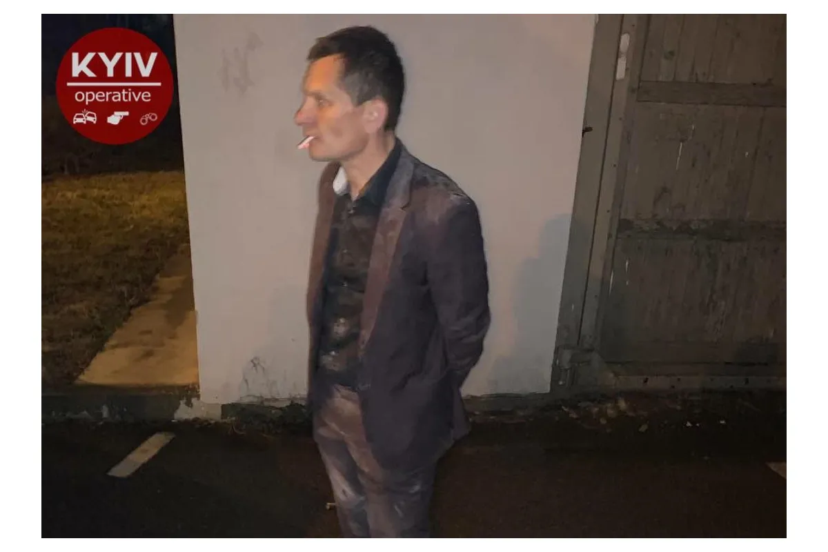 В Киеве пьяный экс-депутат мэрии сжег авто супруги и поджег квартиру