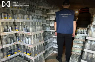 БЕБ вилучило контрафактний алкоголь у Києві вартістю 2 млн грн