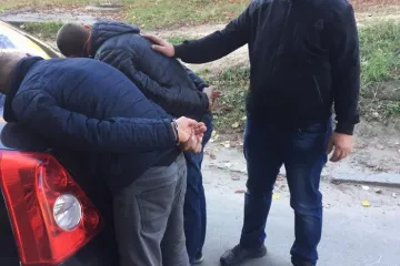 ​На Київщині СБУ викрила посадовця поліції охорони на торгівлі боєприпасами