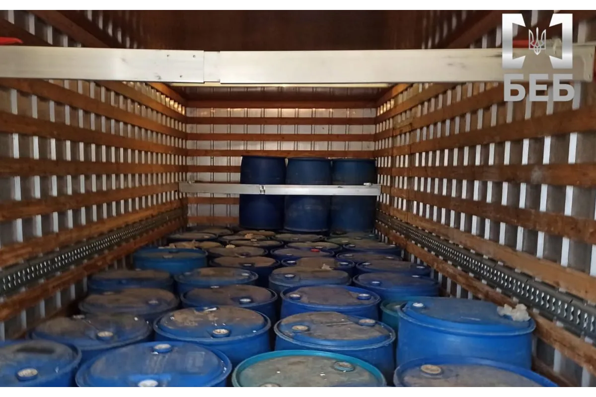 БЕБ викрило 10 тонн контрафактного спирту у Рівненській області