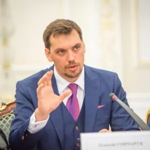 ​Прем'єр міністр України Олексій Гончарук зазликає громадян, що постараждали від рейдертсва звертатись до Міністертва юстицій
