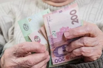 ​2,7 мільйона пенсіонерів в Україні працюють!