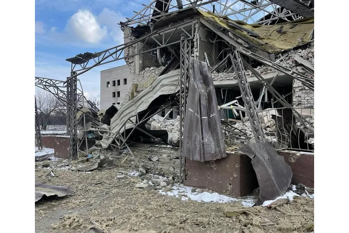 ⚡️Окупанти вщент зруйнували лікарню в Ізюмі