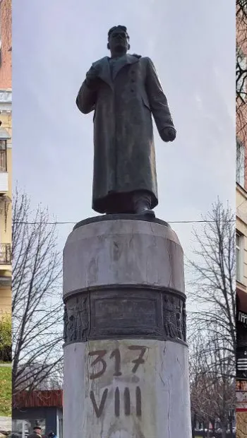 ​У Полтаві демонтують пам’ятники Пушкіну та радянським генералам Зигіну і Ватутіну, написав міністр культури Ткаченко