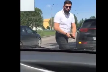 ​Охранник Ляшко подрезал машину в Киеве и угрожал пистолетом