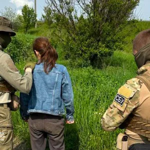 ​СБУ затримала зрадницю, яка "зливала" окупантам позиції ЗСУ поблизу Слов’янська і Краматорська