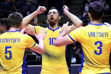 ​Украина сыграет с Россией в плей-офф волейбольного Евро