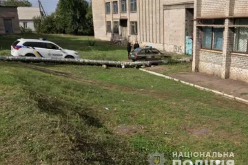 ​На Дніпропетровщині 18-річний юнак поранив ножем оперативника