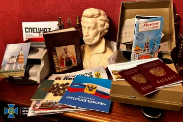 ​СБУ виявила в єпархіях УПЦ (МП) російські паспорти, “перепустки федеральних радників рф” та прапор “новоросії”